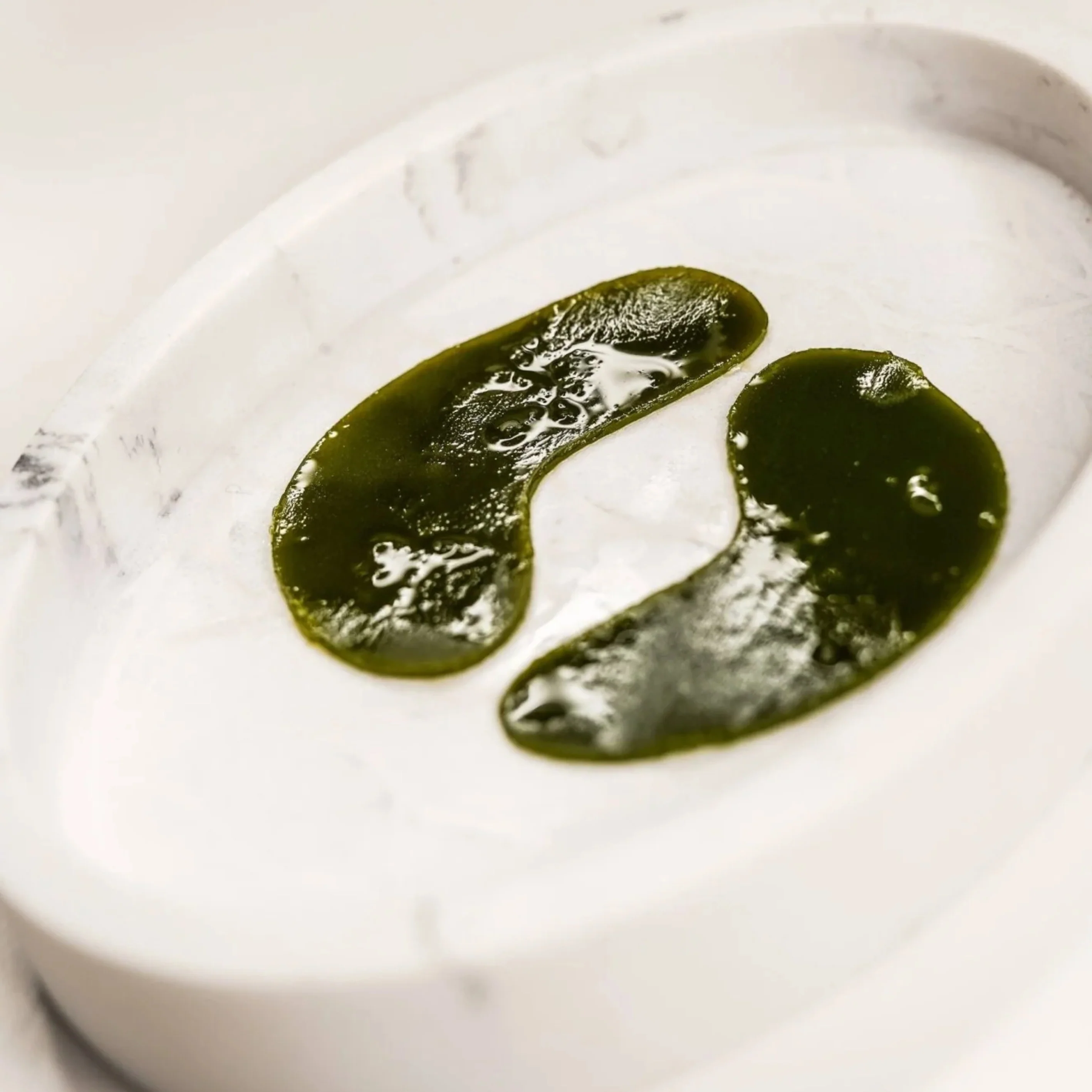 VOYA Renewal Eyes 100% Organic Seaweed Eye Masks x4 pairs - Image 6